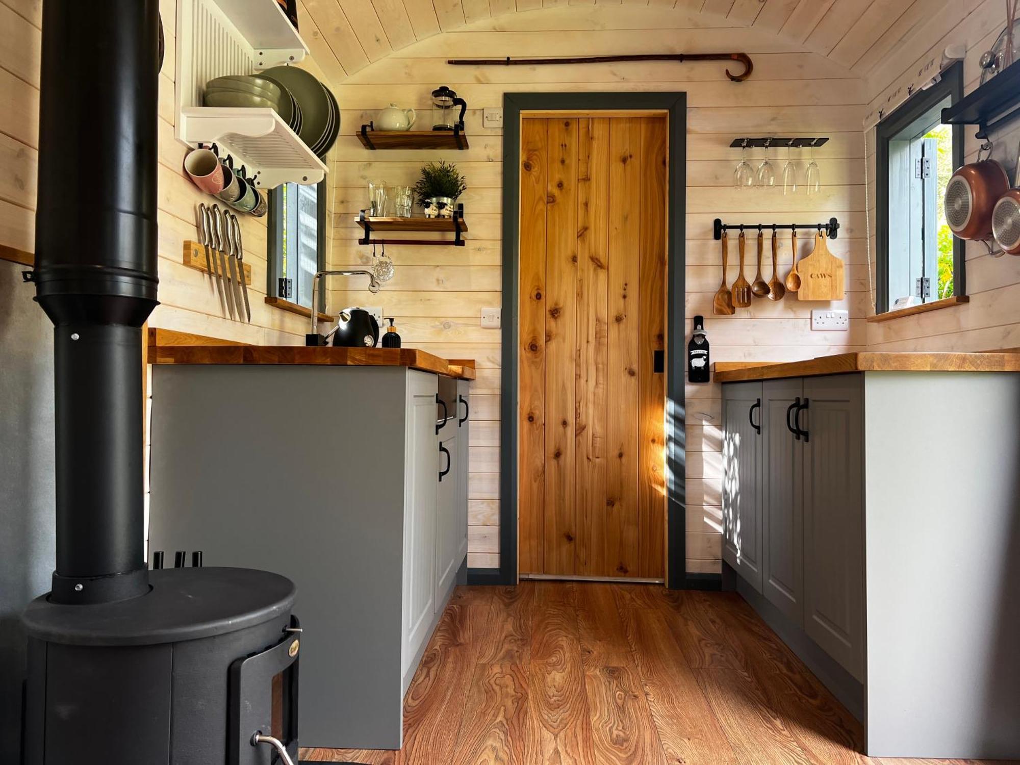 Вилла Mountain View Shepherd'S Hut For 2 Adults, 1 Dog Llangoed Экстерьер фото
